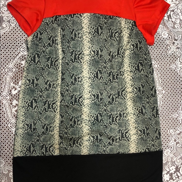 Modern Box Dress - Picture 2 of 4